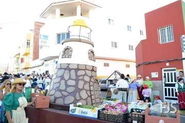 Alegre y participativa romería en El Ejido (Foto FJ Santana y TF)